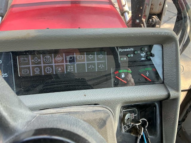 1993 massey ferguson 3120 datatronic vierwielaangedreven landbouwtractor - afbeelding 32 van  45