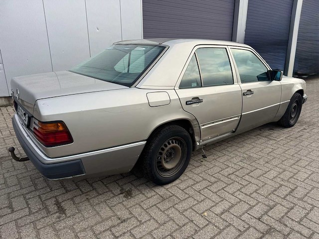 1993 mercedes 250d sedan - 5-cilinder diesel - afbeelding 6 van  12