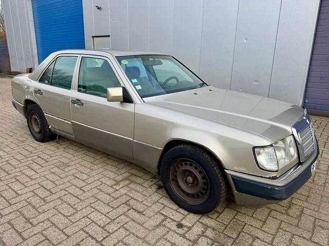 1993 mercedes 250d sedan - 5-cilinder diesel - afbeelding 7 van  12