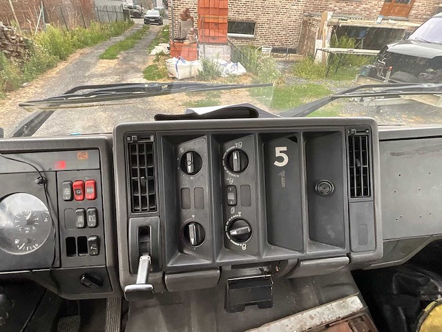 1993 mercedes-benz 1820 vrachtwagen - afbeelding 7 van  30