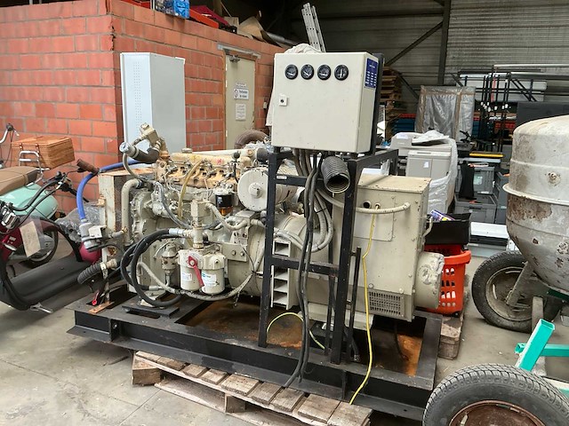 1993 zwart techniek stroomgenerator - afbeelding 1 van  4