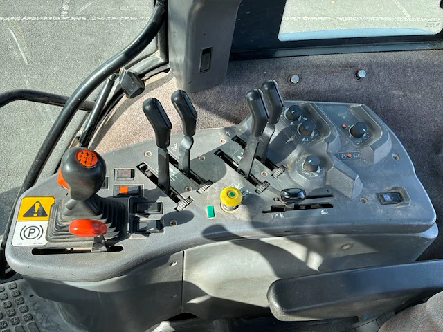 1994 ford 8870 dt vierwielaangedreven landbouwtractor - afbeelding 3 van  25