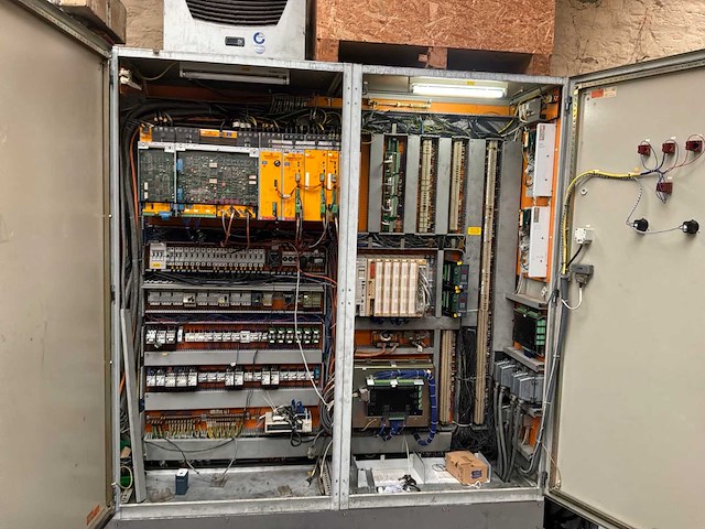 1994 heidenhain tnc 425 cnc freesmachine - afbeelding 31 van  64
