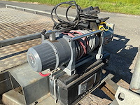 1994 j.c. beckers dubbelassige aanhangwagen - gegalvaniseerd platform - uitgerust met elektrische lier - afbeelding 6 van  23