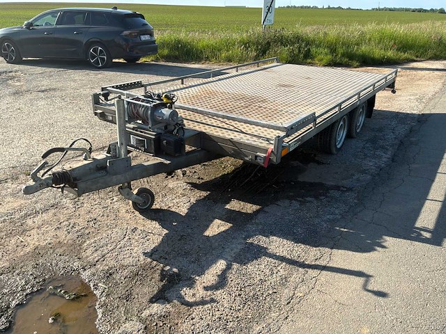 1994 j.c. beckers dubbelassige aanhangwagen - gegalvaniseerd platform - uitgerust met elektrische lier - afbeelding 1 van  23