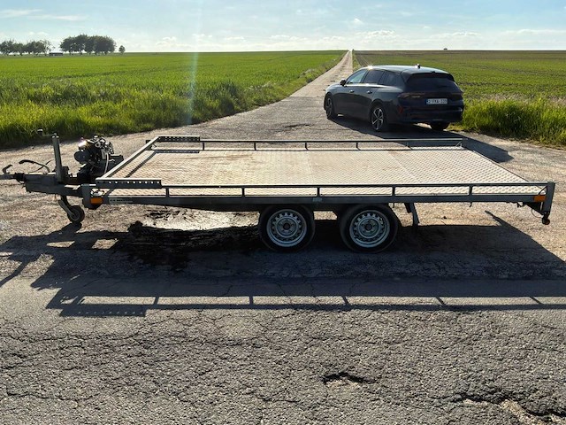 1994 j.c. beckers dubbelassige aanhangwagen - gegalvaniseerd platform - uitgerust met elektrische lier - afbeelding 12 van  23
