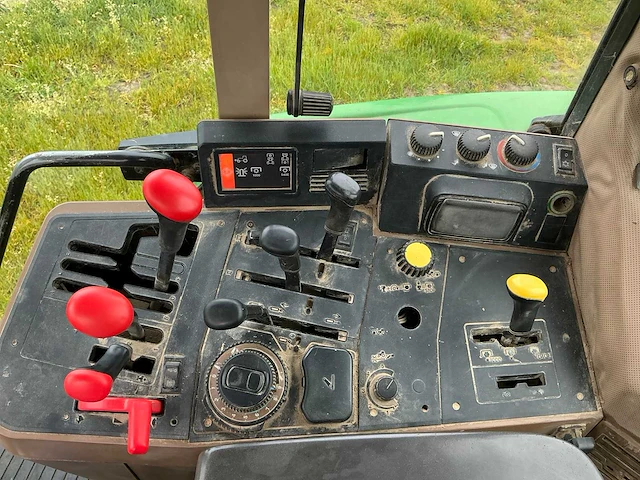 1994 john deere 6800 vierwielaangedreven landbouwtractor - afbeelding 4 van  24