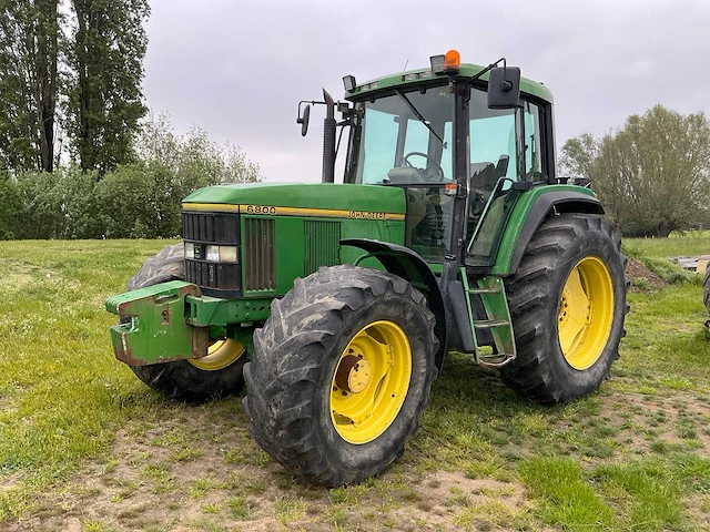 1994 john deere 6800 vierwielaangedreven landbouwtractor - afbeelding 1 van  24