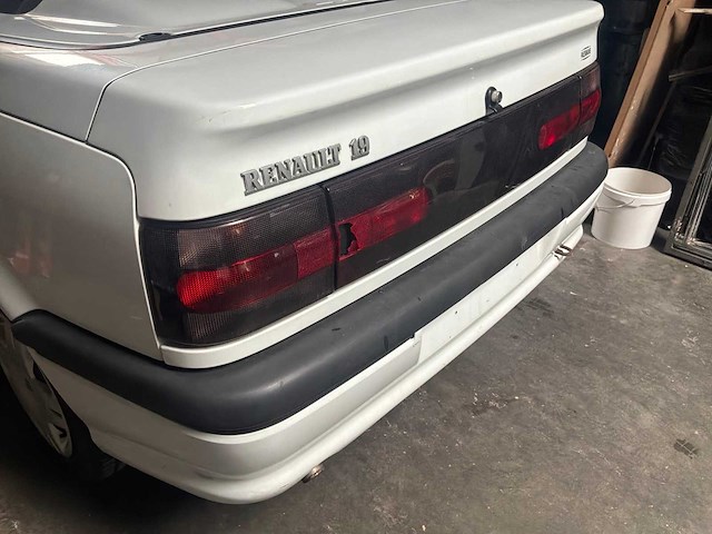 1994 renault 19 oldtimer cabriolet - afbeelding 7 van  23