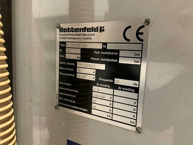 1995 battenfield ba 800 cdc spuitgietmachine met robotarm star - afbeelding 1 van  11