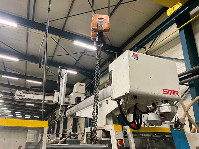 1995 battenfield ba 800 cdc spuitgietmachine met robotarm star - afbeelding 4 van  11