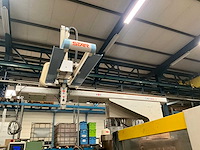 1995 battenfield spuitgietmachine met robotarm star - afbeelding 1 van  4