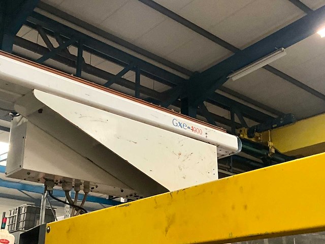 1995 battenfield spuitgietmachine met robotarm star - afbeelding 2 van  4
