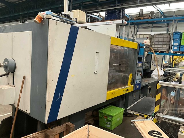 1995 battenfield spuitgietmachine met robotarm star - afbeelding 3 van  4