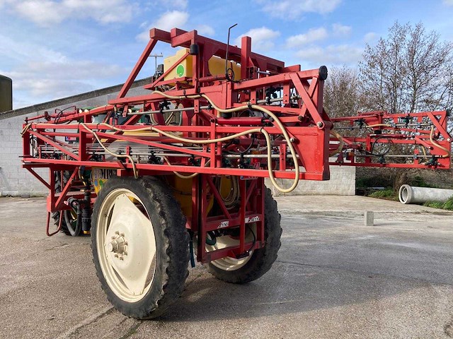 1995 beyne veldspuit - afbeelding 30 van  40