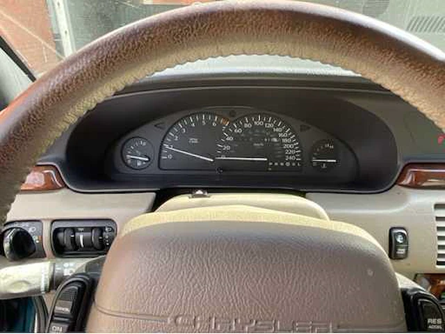 1995 chrysler new yorker auto - afbeelding 8 van  29