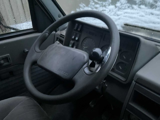 1995 iveco 35.10 vrachtwagen - afbeelding 13 van  30