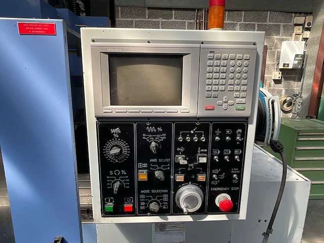 1995 leadwell vmc-40 cnc freesmachine - afbeelding 8 van  10