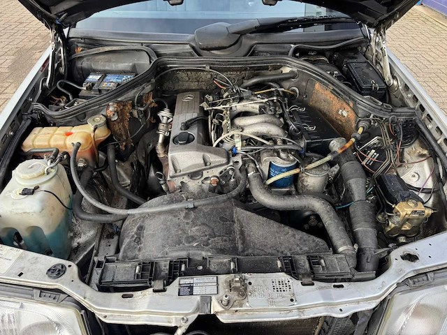 1995 mercedes 200 w124 sedan - diesel - klassieker in wording - afbeelding 7 van  18