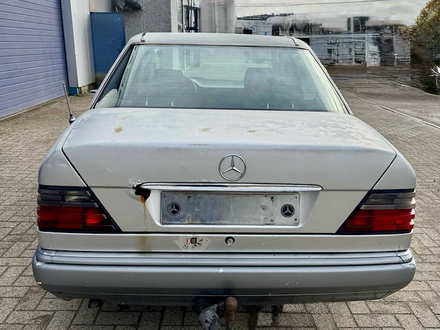 1995 mercedes 200 w124 sedan - diesel - klassieker in wording - afbeelding 11 van  18