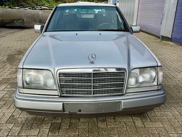 1995 mercedes 200 w124 sedan - diesel - klassieker in wording - afbeelding 15 van  18