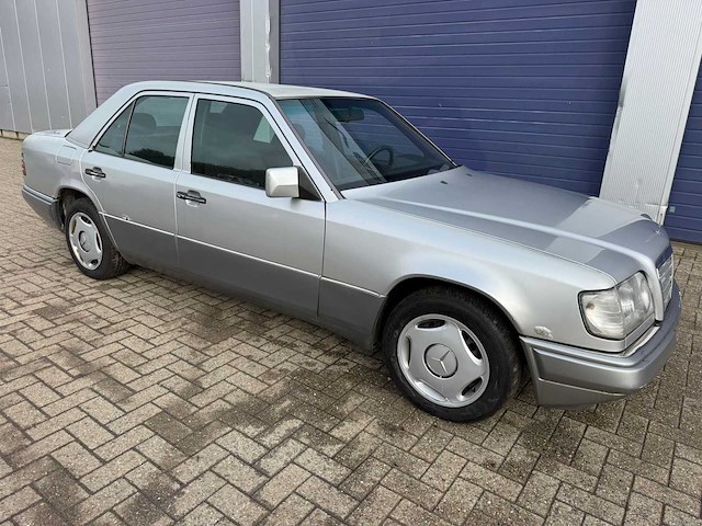 1995 mercedes 200 w124 sedan - diesel - klassieker in wording - afbeelding 8 van  11
