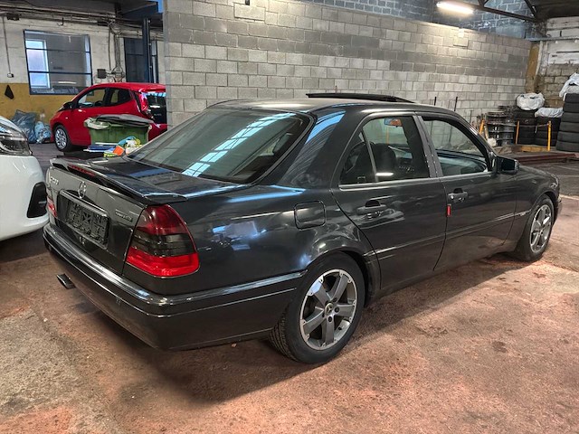 1995 mercedes c200 sportwagen - afbeelding 31 van  63