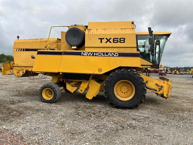 1995 new holland tx68 maaidorser met maaibord en kar - afbeelding 6 van  24
