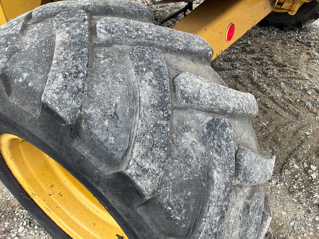 1995 new holland tx68 maaidorser met maaibord en kar - afbeelding 23 van  24