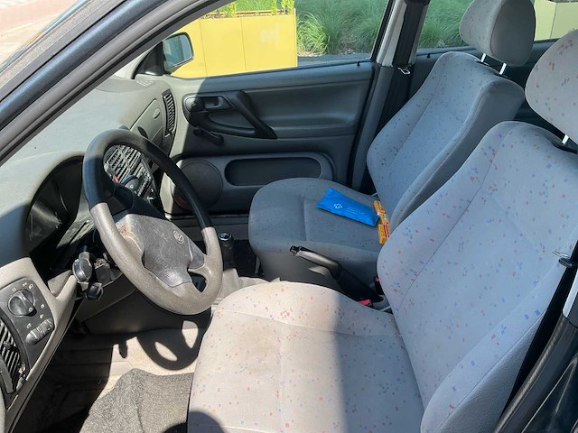 1995 peugeot polo personenauto - afbeelding 4 van  11