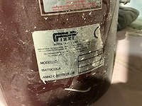 1995 pizzi 9012 pneumatisch houtlijm aanvoermachine - afbeelding 4 van  4