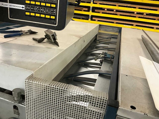 1995 twin seam ka 1501 a4 kanaalvormmachine - afbeelding 12 van  14