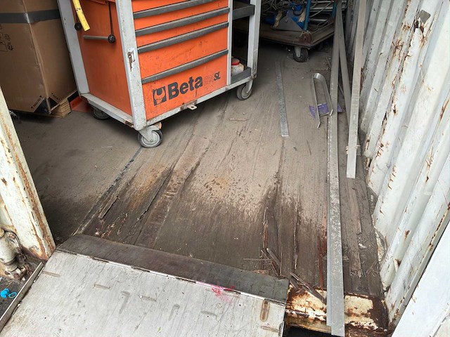 1995 werfcontainer - afbeelding 1 van  2