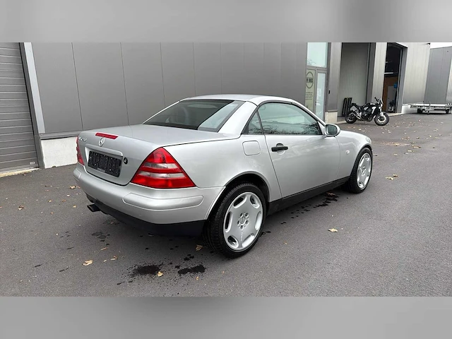 1996 - mercedes - slk 230 kompressor - 200pk - oldtimer - car - afbeelding 16 van  27