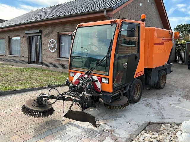 1996 bucher zelfrijdende veegmachine - afbeelding 1 van  20
