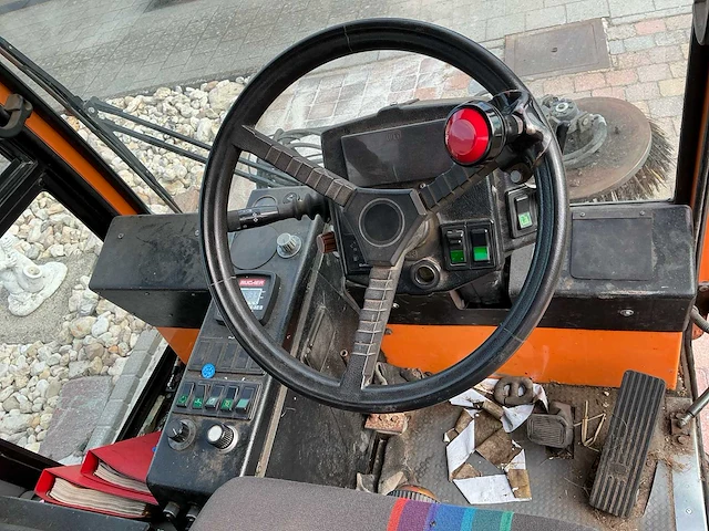 1996 bucher zelfrijdende veegmachine - afbeelding 7 van  20