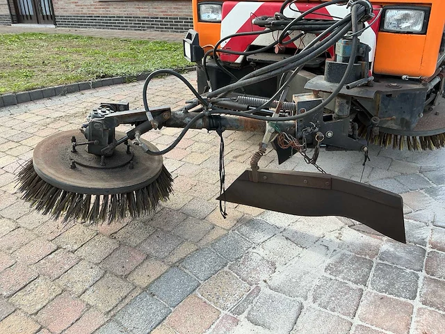 1996 bucher zelfrijdende veegmachine - afbeelding 19 van  20