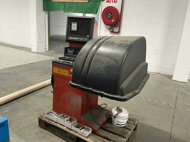 1996 corghi em 7070 banden balanceerapparaat - afbeelding 2 van  7