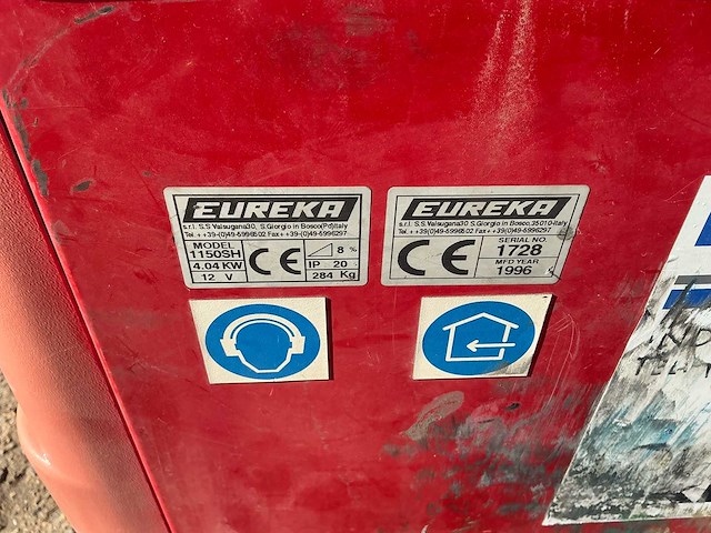 1996 eureka 1150sh zelfrijdende veegmachine - afbeelding 7 van  7