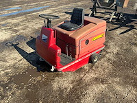 1996 eureka 1150sh zelfrijdende veegmachine - afbeelding 1 van  7