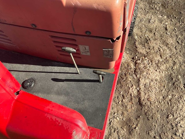 1996 eureka 1150sh zelfrijdende veegmachine - afbeelding 5 van  7