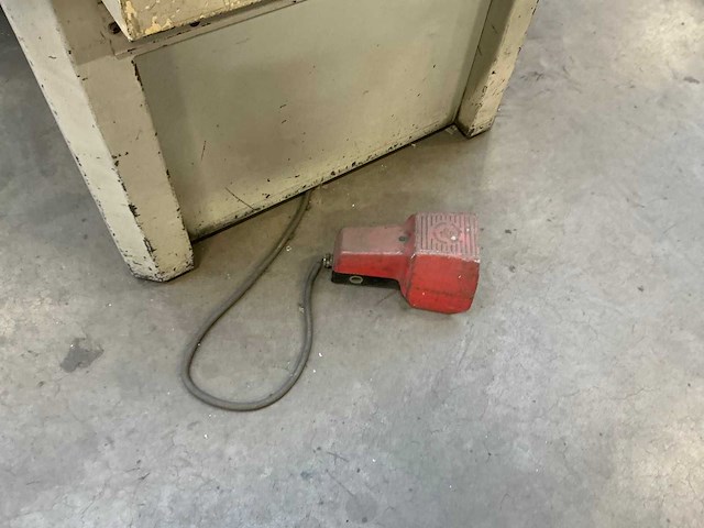 1996 haco vari 220/6 hoekuitkapmachine - afbeelding 6 van  9