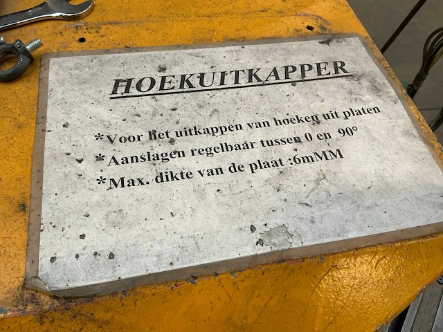 1996 haco vari 220/6 hoekuitkapmachine - afbeelding 8 van  9