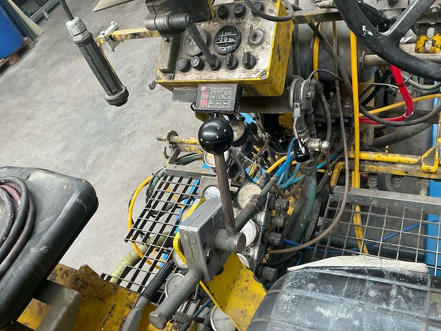 1996 hofmann h26-1 universal wegmarkeermachine - afbeelding 27 van  37