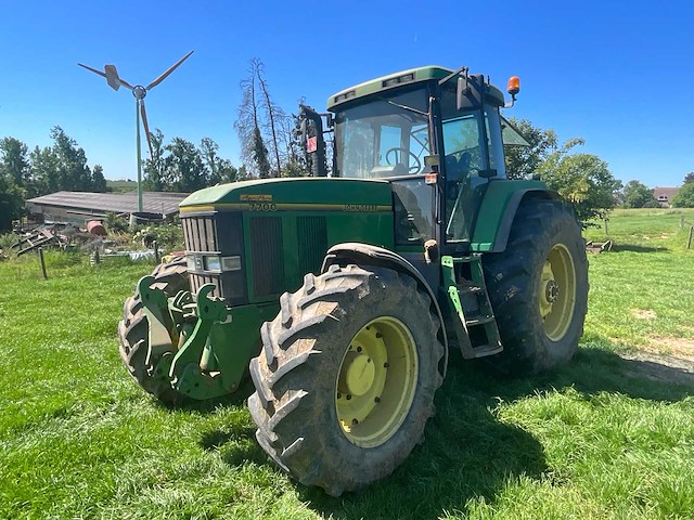 1996 john deere 7700 - landbouw-/bosbouwtrekker - afbeelding 1 van  17