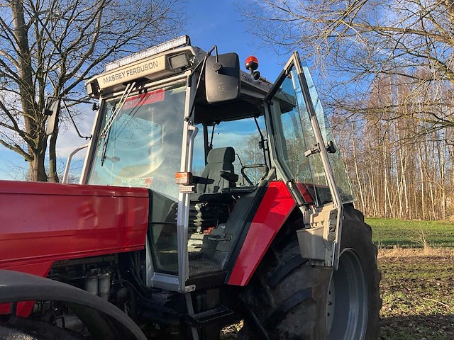 1996 massey ferguson 3670 vierwielaangedreven landbouwtractor - afbeelding 18 van  56