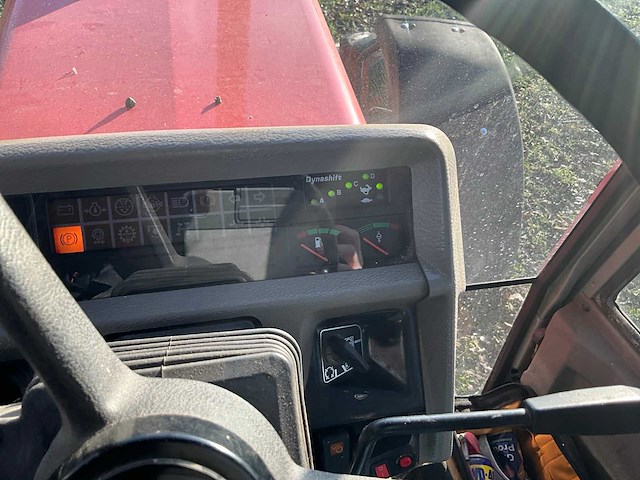 1996 massey ferguson 3670 vierwielaangedreven landbouwtractor - afbeelding 24 van  56