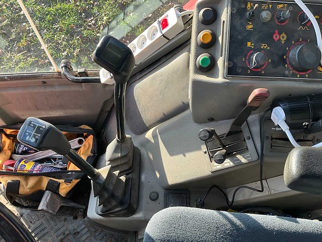 1996 massey ferguson 3670 vierwielaangedreven landbouwtractor - afbeelding 28 van  56