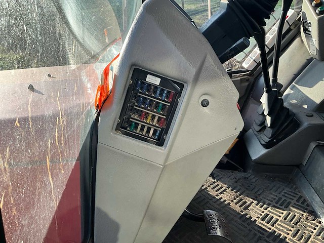 1996 massey ferguson 3670 vierwielaangedreven landbouwtractor - afbeelding 31 van  56