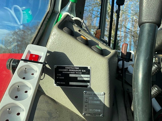 1996 massey ferguson 3670 vierwielaangedreven landbouwtractor - afbeelding 33 van  56